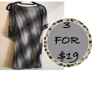 3/$19 BCBGMaxazria silk asymmetric cold shoulder tunic blouse